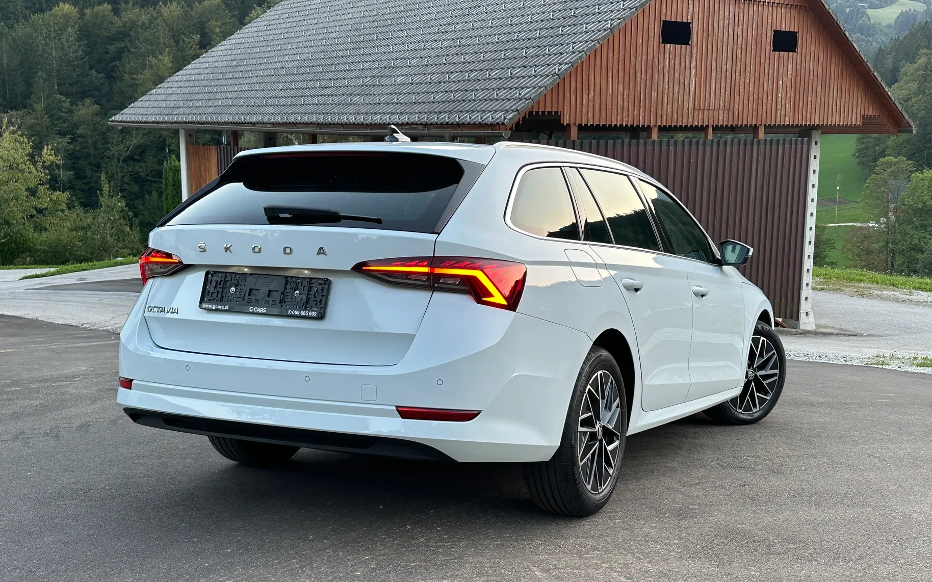 Zunanja slika - Škoda Octavia - Combi 2.0 TDI Style DSG - 2