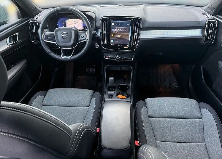 Zunanja slika - Volvo XC40 - B3 bencin 163hp AUT FWD DCT  SLO vozilo 1.lastnik - 3