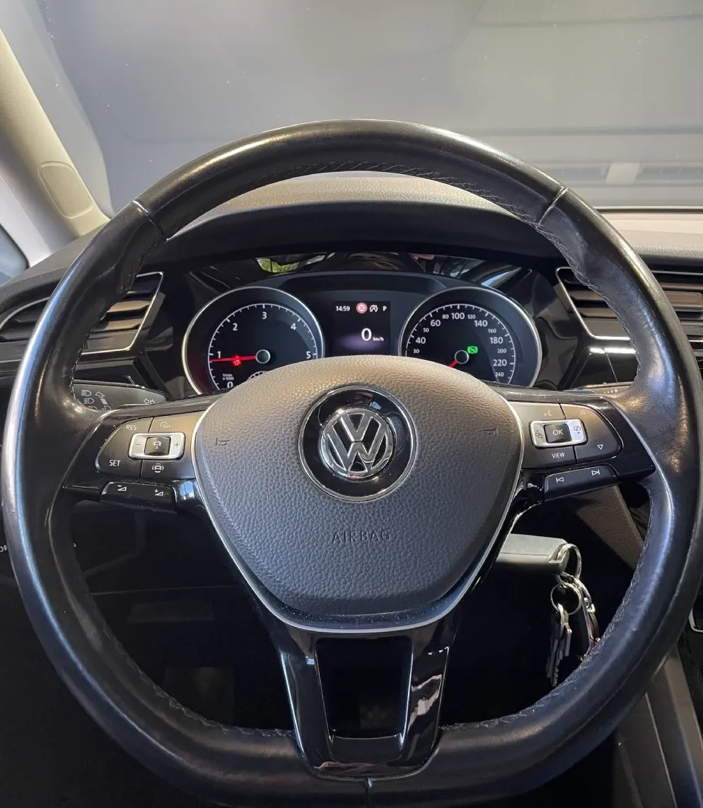 Zunanja slika - VW Touran - PANORAMA-NAVIGACIJA-ALCANTARA-GRETJE-DSG-ALU-LED - 15