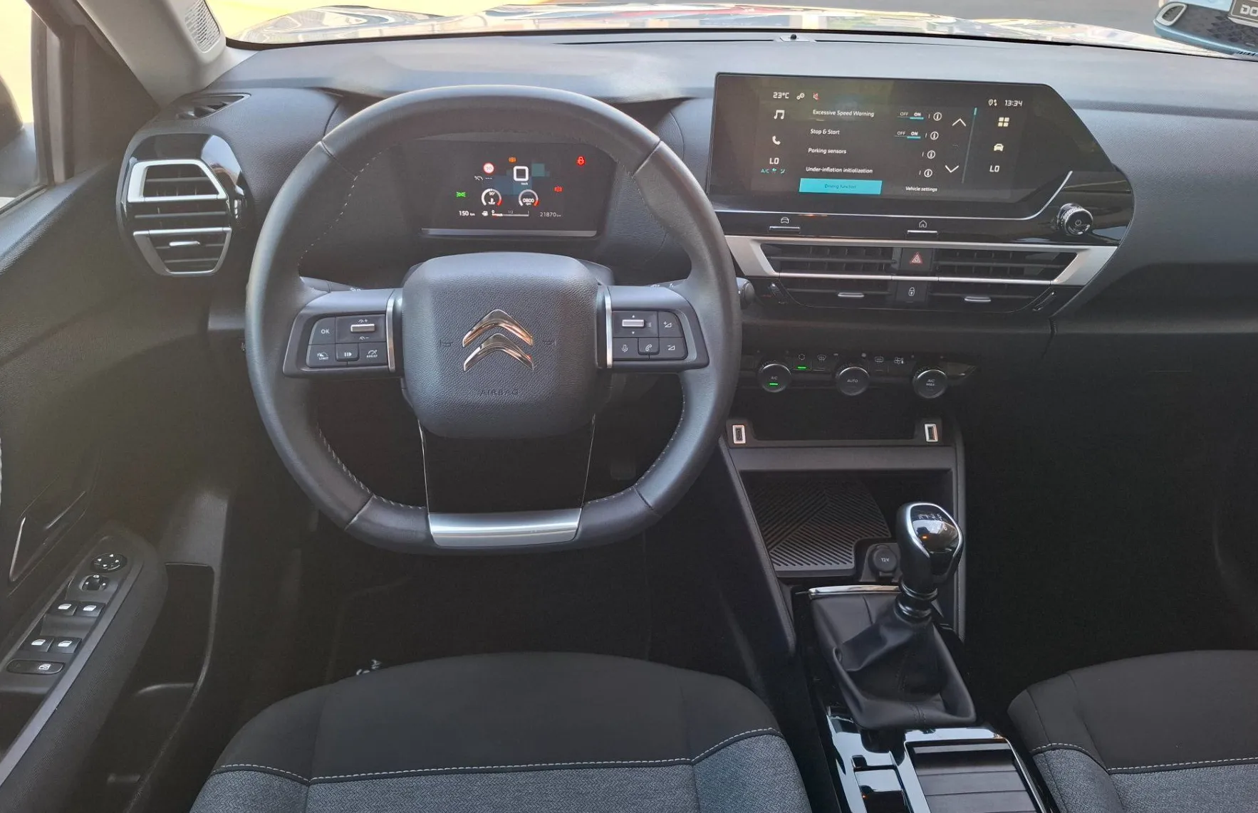 Zunanja slika - Citroën C4 X - 1.2 PURETECH YOU  - KOT NOVO - SAMO 21.870KM - 10