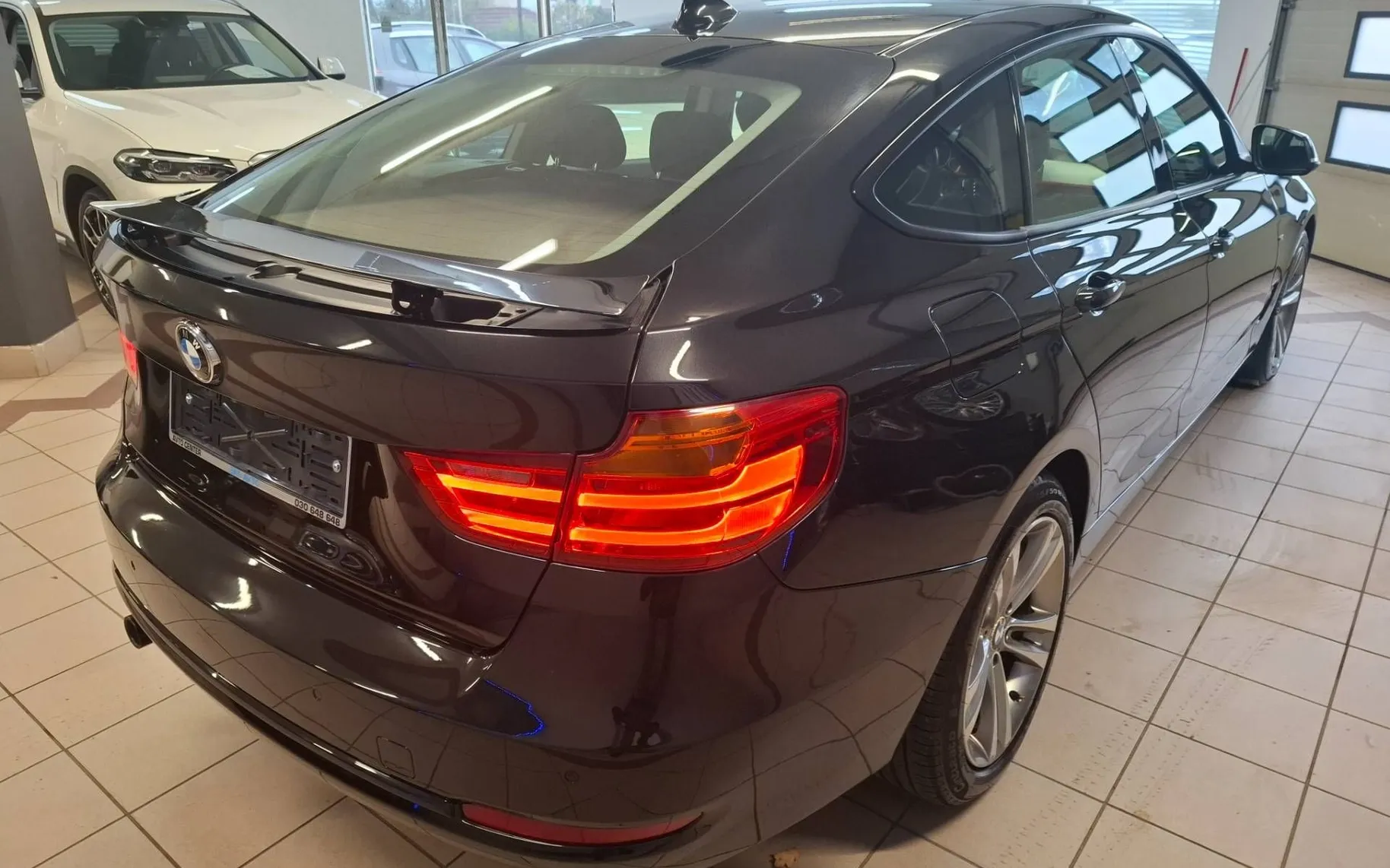 Zunanja slika - BMW serija 3 Gran Turismo: - 318d Gran Turismo PDC-TEMP.-LED-ALU-SLO-1LASTNIK - 4