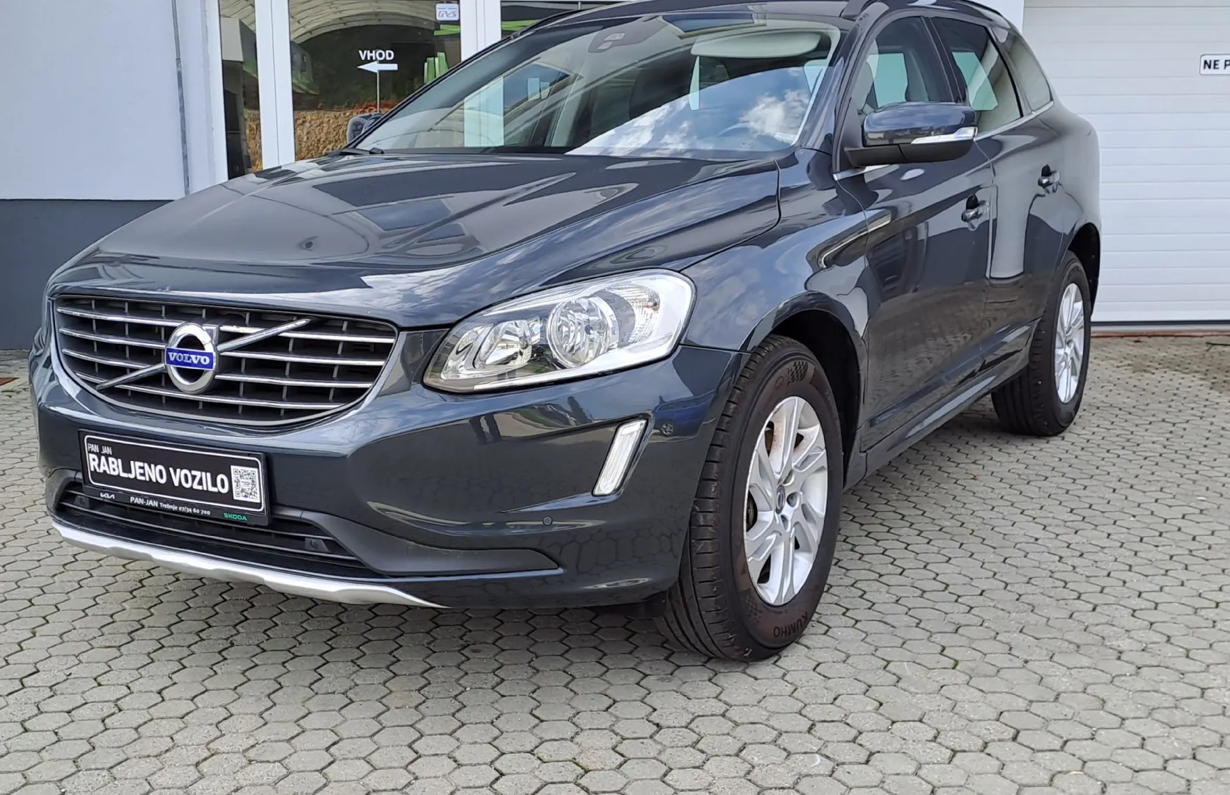 Zunanja slika - Volvo XC60 - FWD D4 Kinetic - 1