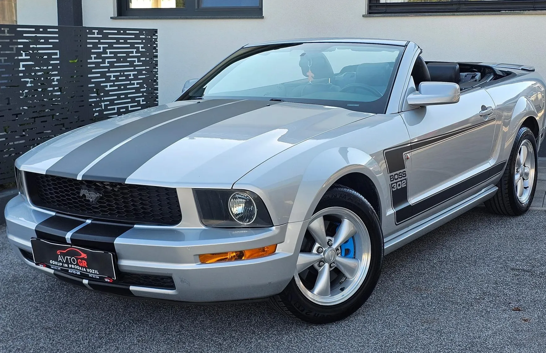 Zunanja slika - Ford Mustang - GT 4.6 CABRIO- AUTOMATIC-ODLIČEN-Le 125.000km - 13