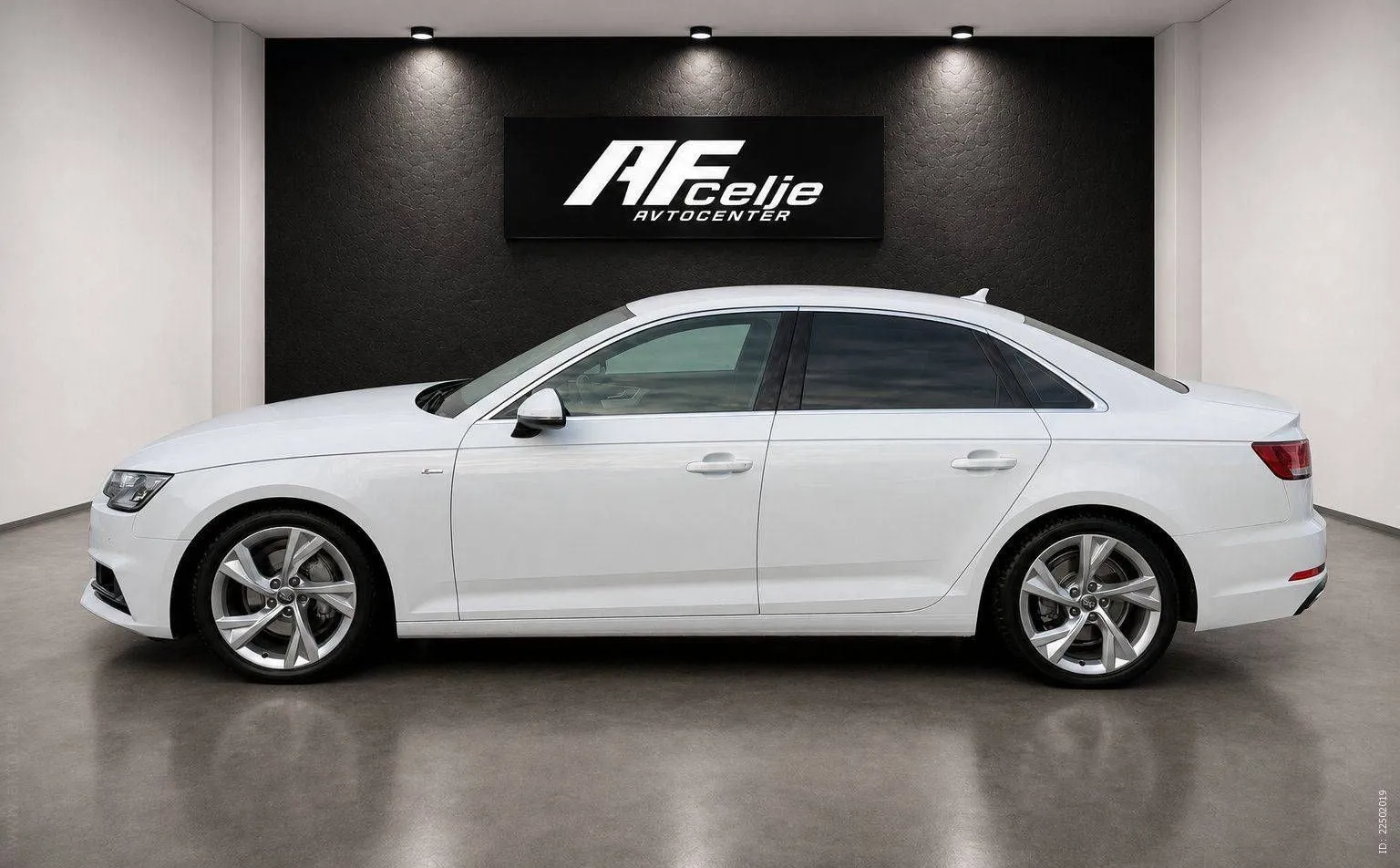 Zunanja slika - Audi A4 - 2.0 TDI-AUT-3X S LINE-VIRTUAL-LIZING ZA TUJCE-... - 5