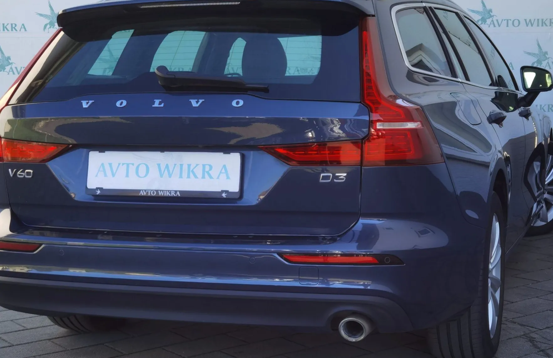 Zunanja slika - Volvo V60 - D3 Momentum FULLED•TEMP•LANE•NAV•KAMERA•2X-PDC•17C - 4