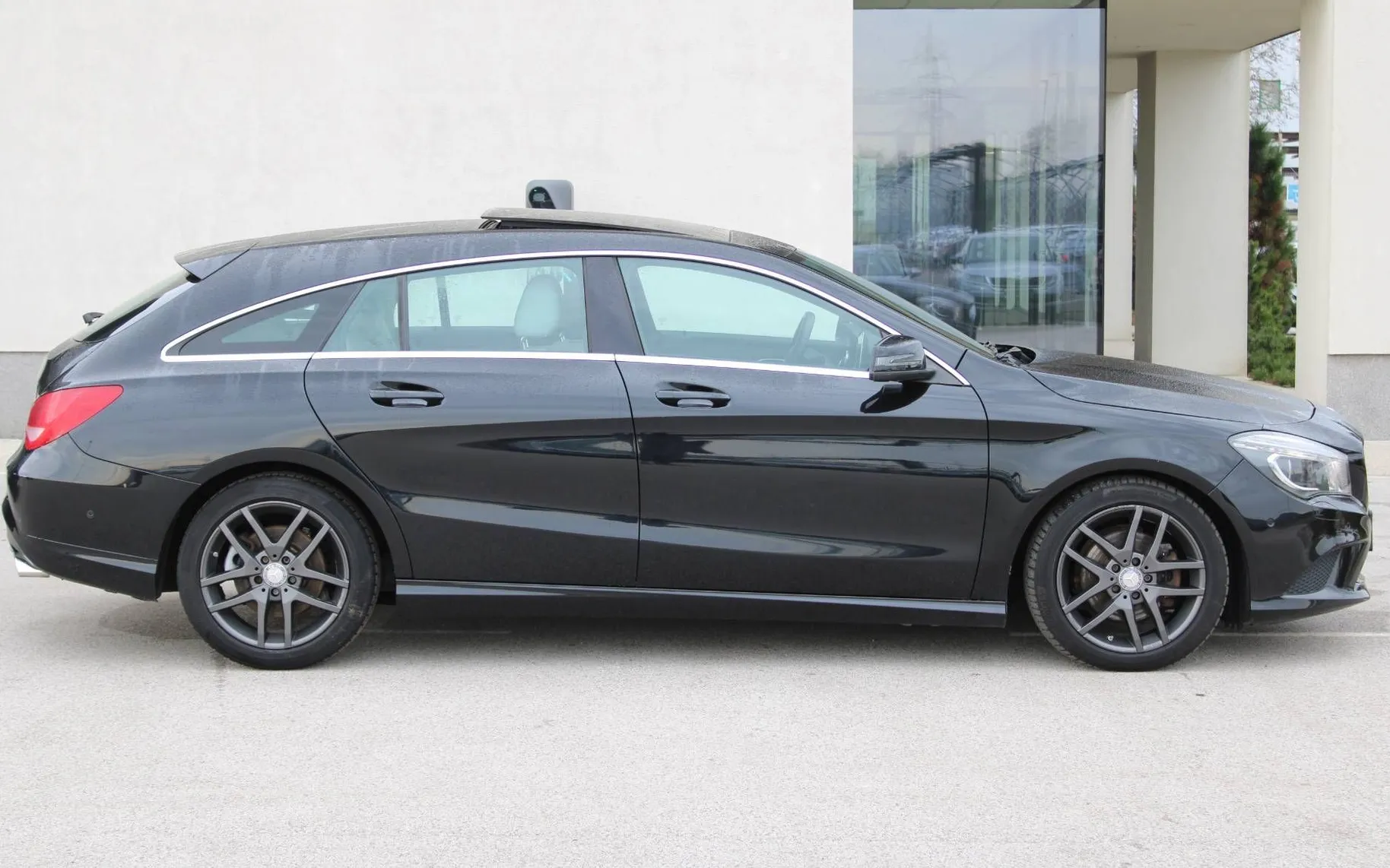 Zunanja slika - Mercedes-Benz CLA-Razred - CLA Shooting Brake CLA 200 d PANORAMA LED USNJE NAVI KAMERA... - 4