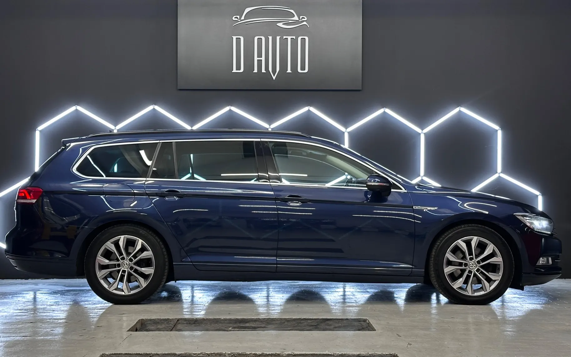 Notranja slika - VW Passat Variant - 2.0 TDI DSG-F1-LED-ACC-KLJUKA-ODLIČEN... - 8