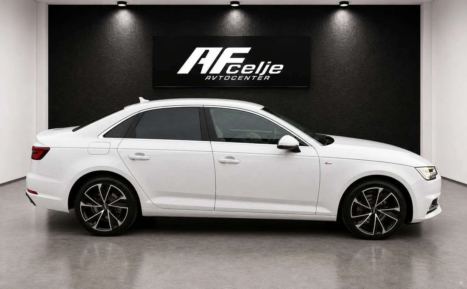 Zunanja slika - Audi A4 - 2.0 TDI-AUT-161.000km-S LINE-VIRTUAL-AMBINET-ACC- - 4