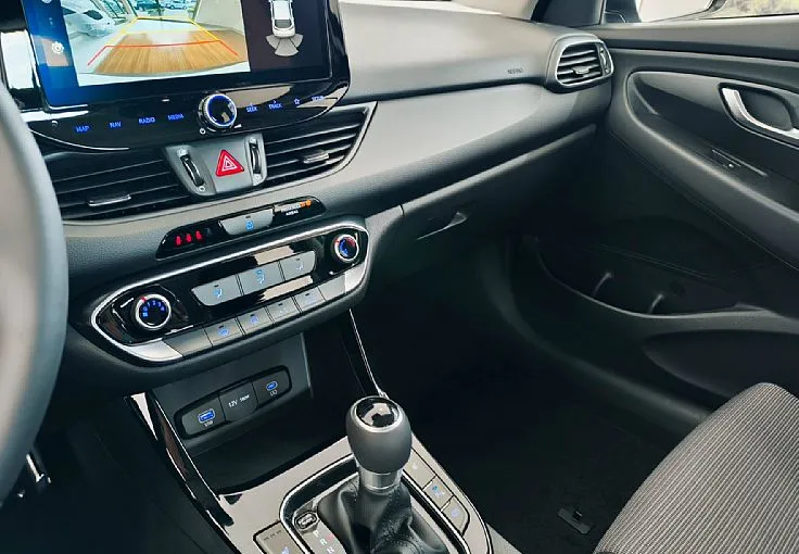 Zunanja slika - Hyundai i30 - 1.6 T-GDI STYLE AVT-WINTER-ALU 16 COL-LED-VIDEO - 11