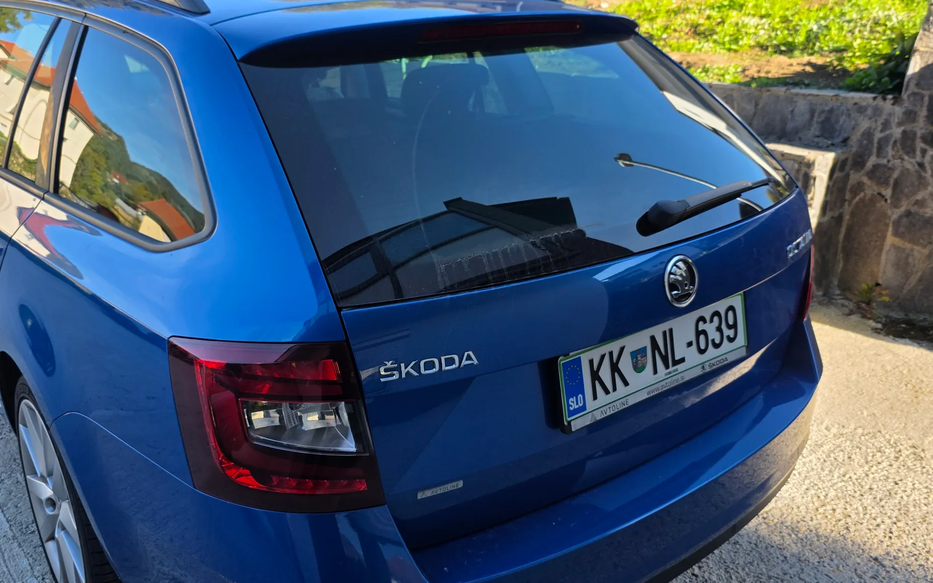 Zunanja slika - Škoda Octavia - Combi 2,0 TDI Family DSG - 3