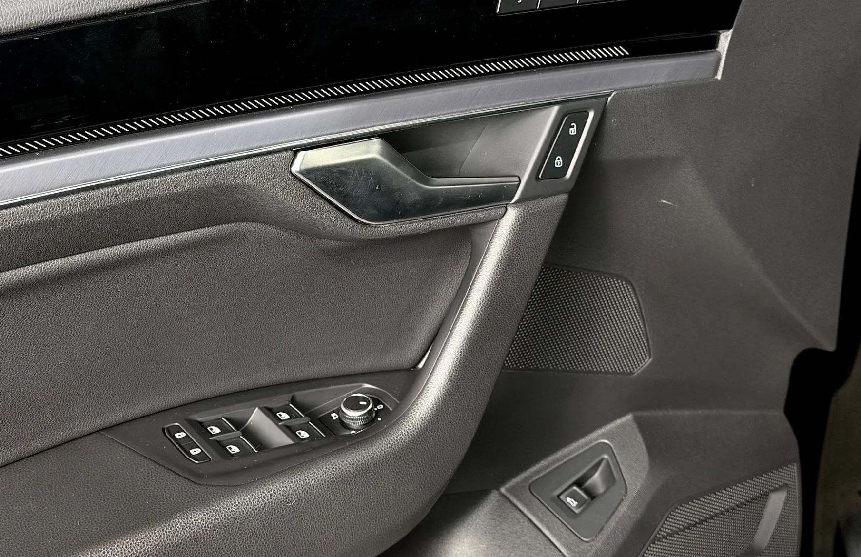Zunanja slika - Volkswagen Touareg - 4MOTION V6 TDI BMT R-Line - ZRAČNO - KAMERA - 17