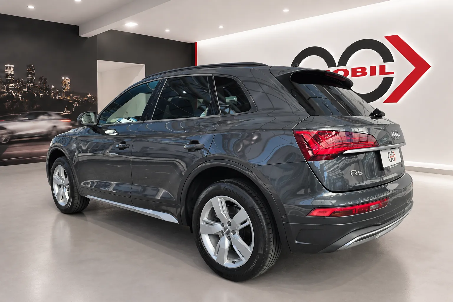 Notranja slika - Audi Q5 - quattro 40 TDI Advanced S-line S tronic - 7