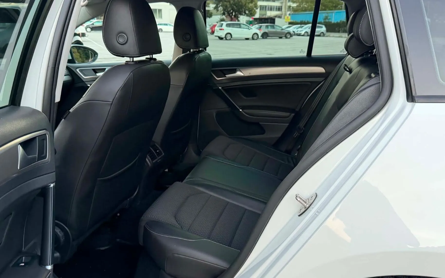 Notranja slika - Volkswagen Golf Variant - 1.6 TDI-H LINE-BI XENON+MASAŽA-LIZING ZA TUJCE- - 11