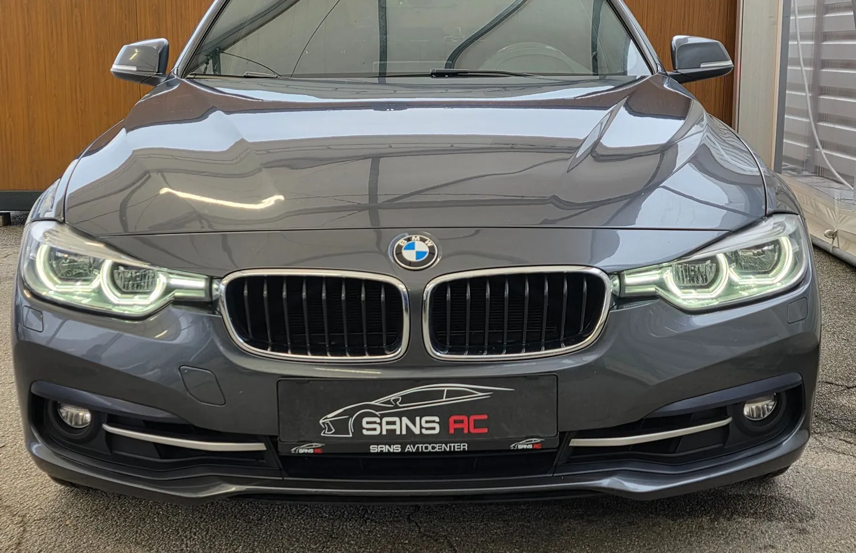 Zunanja slika - BMW Serija 3 - : 330i xDrive Sport Line- LED - VEL.NAVI - AMBI -PDC - 2