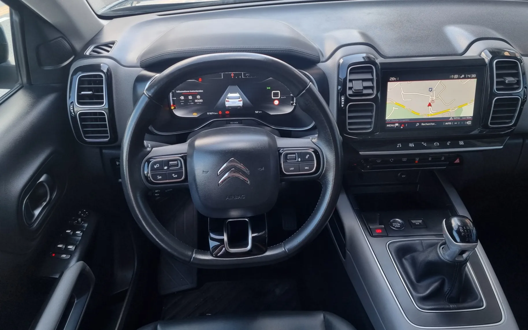 Zunanja slika - Citroën C5 - Aircross 1.2 PT Feel - VLEČNA KLJUKA - POTRJENA SERVISNA - 19