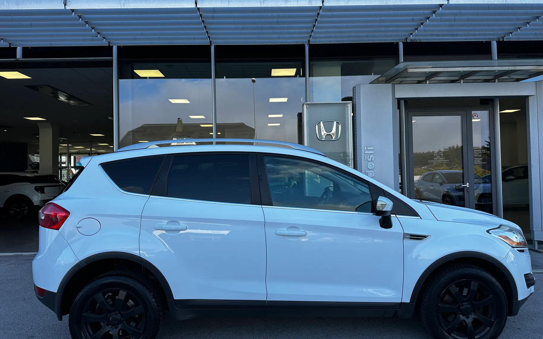 Zunanja slika - Ford Kuga - 2.0 TDCi Trend - 9