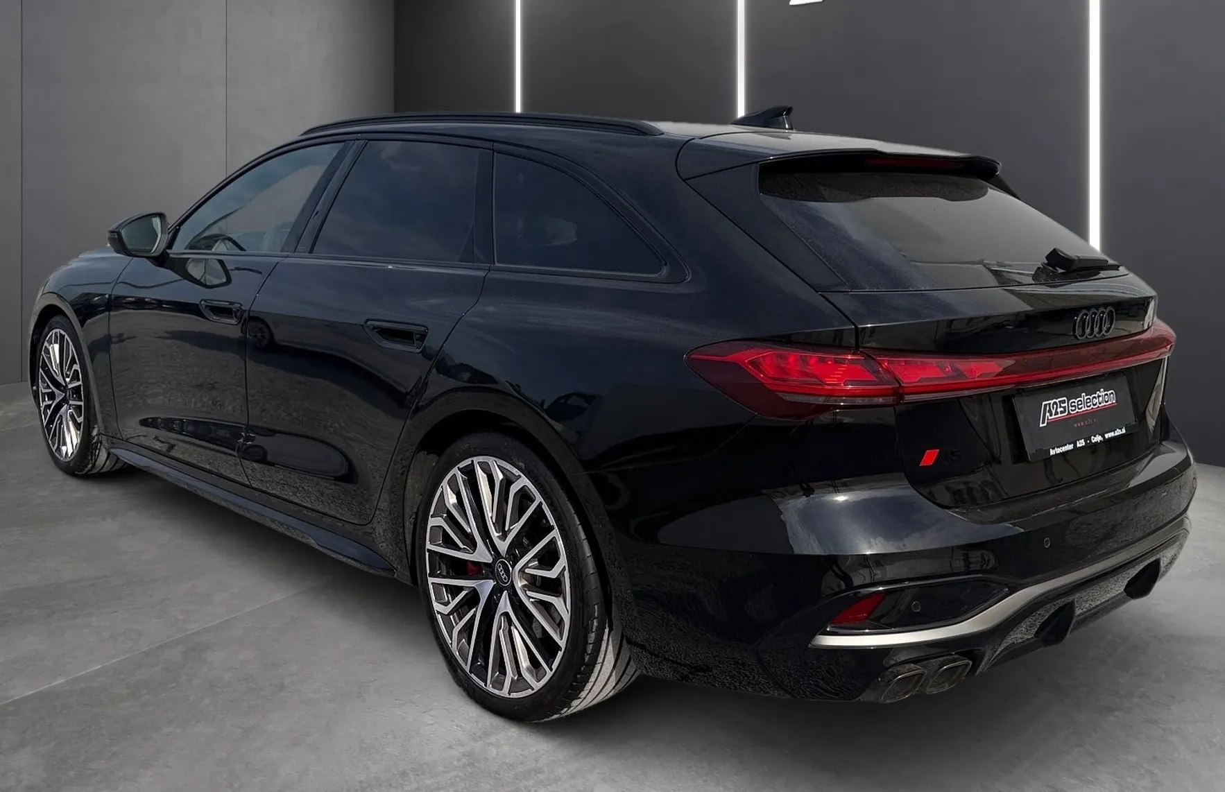 Zunanja slika - Audi A5 - Avant 2.0 TDI Quattro 150KW-S-Line-Edition ONE-Tech Pro - 4