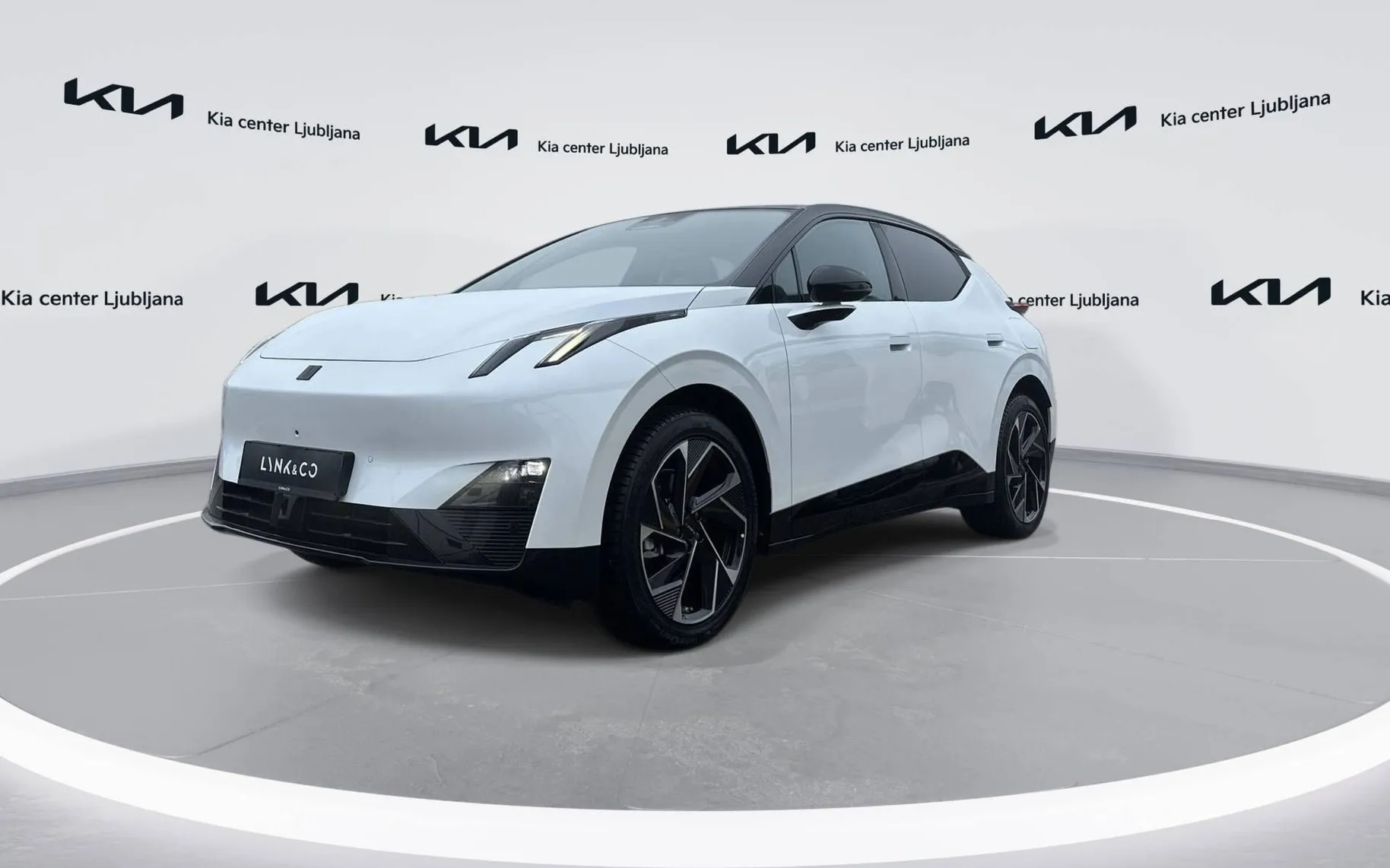 Zunanja slika - Lynk & Co 02 - More - 1