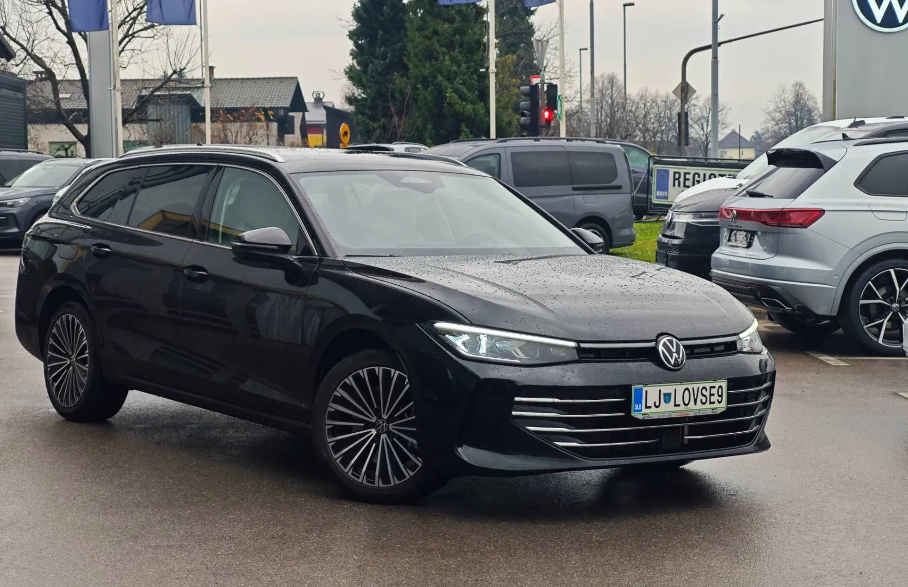 Zunanja slika - Volkswagen Passat - Variant 1.5 TSI eHybrid Elegance DSG 150kW... - 1