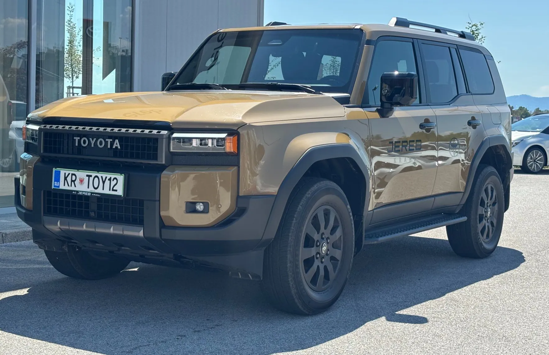 Zunanja slika - Toyota Land Cruiser - 2.8 D-4D MHEV Executive Avt. - 1