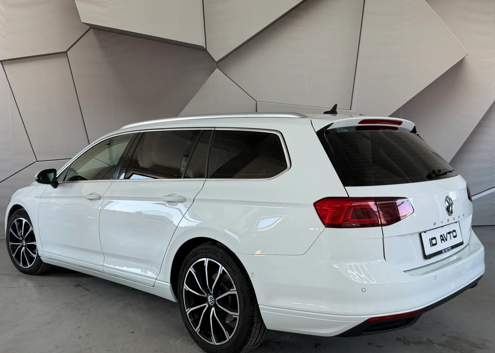 Zunanja slika - Volkswagen Passat - Variant 2,0 TDI BMT SCR Business DSG - 4
