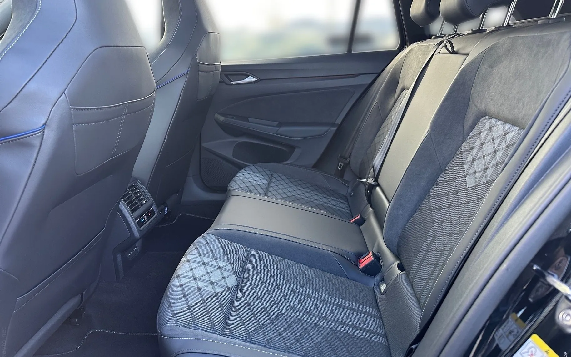 Notranja slika - Volkswagen Golf Variant - 1.5 eTSI 4Joy DSG... - 11