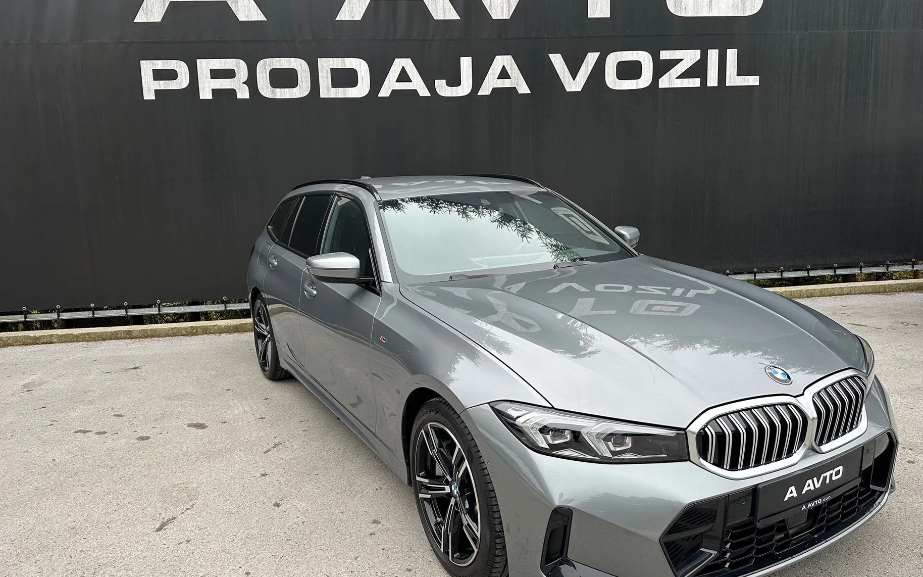 Zunanja slika - BMW Serija 3 - Touring: 330i  AT  MSPORT - 2