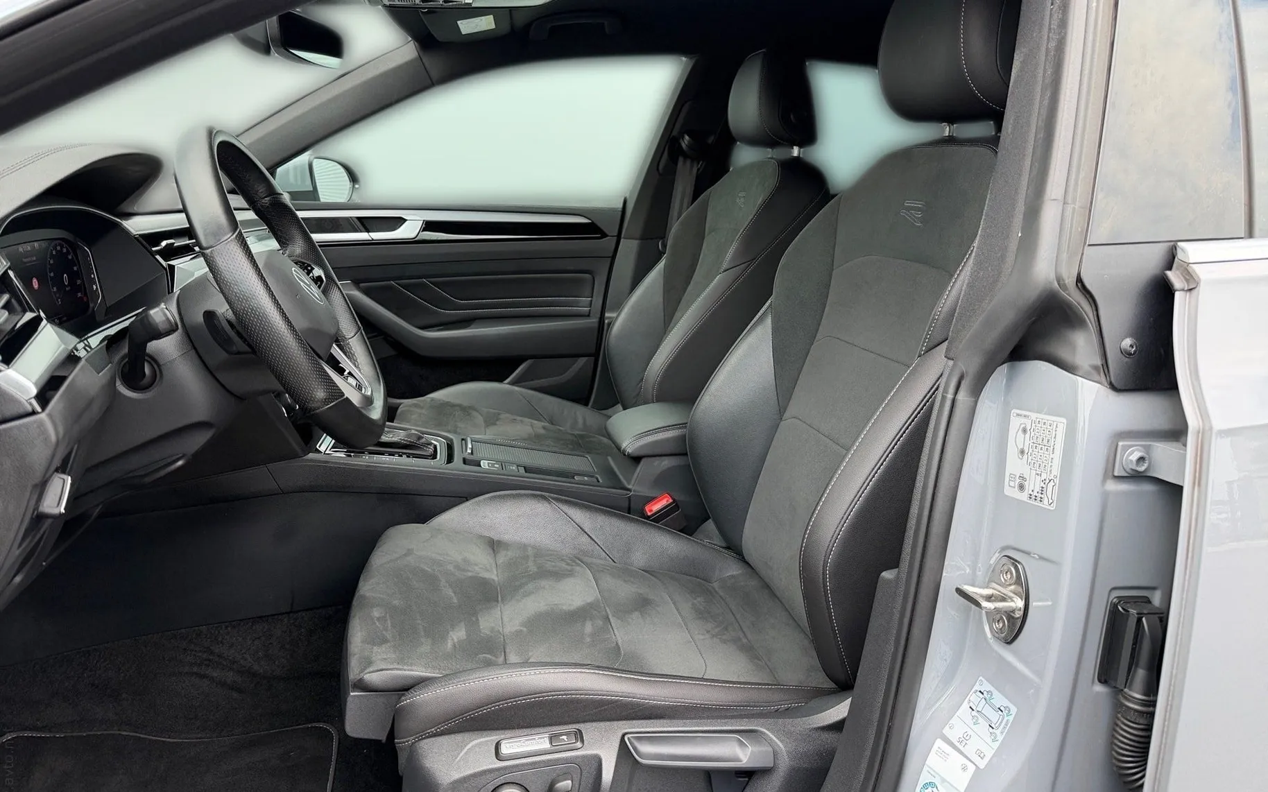 Notranja slika - Volkswagen Arteon - 2.0 TDI BMT R-Line DSG-Masaža-Vl.Kljuka-ACC-PDC... - 7