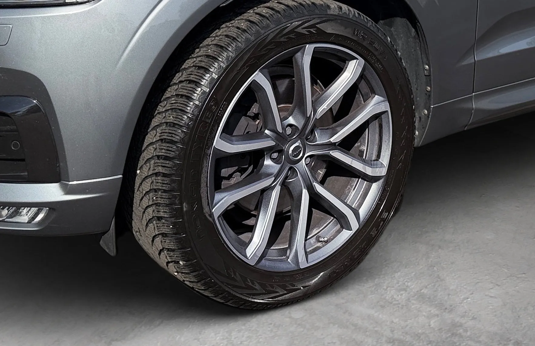 Zunanja slika - Volvo XC60 - D5 AWD R-Design Avt.-Vlečna kljuka-HeadUp-Harman.. - 6
