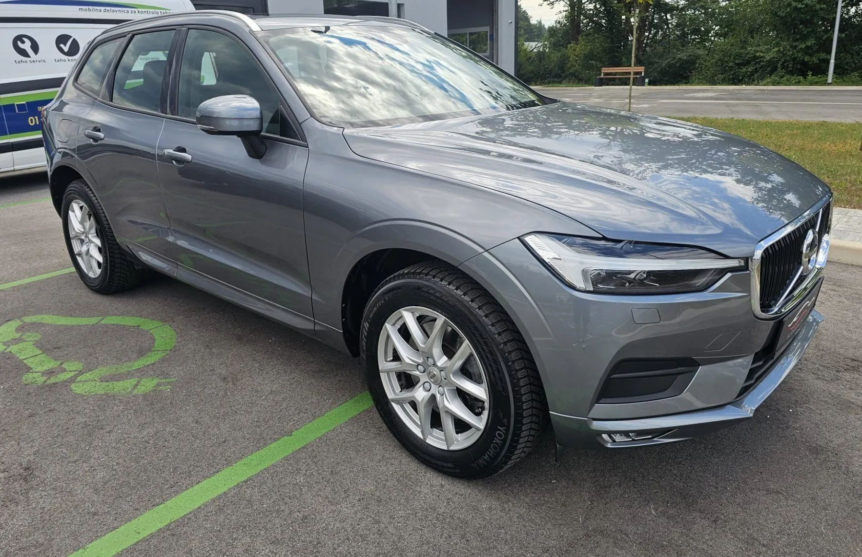 Zunanja slika - Volvo XC60 - B4D AWD Mom.Pro Avt.|panorama|wirtual|Navi|AC|Asis - 3