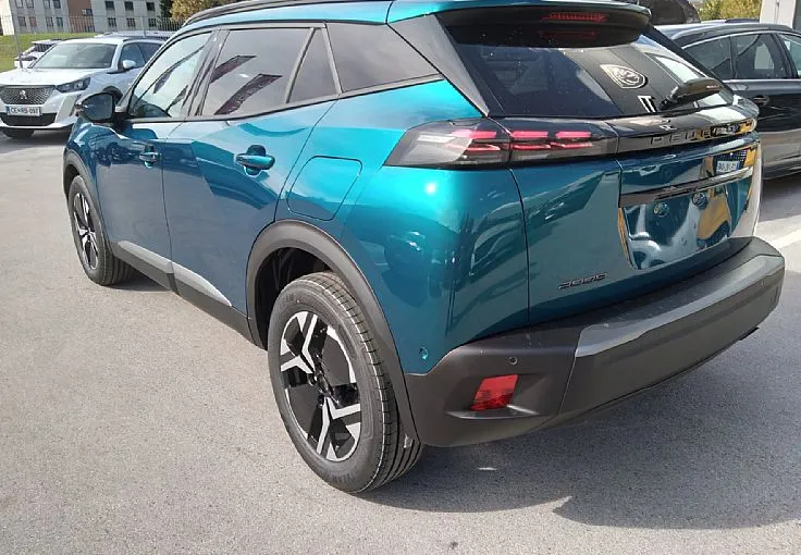 Zunanja slika - Peugeot 2008 - 1.2 Turbo 100 S S Allure-KAMERA 360-NAVI-ZALOGA - 4