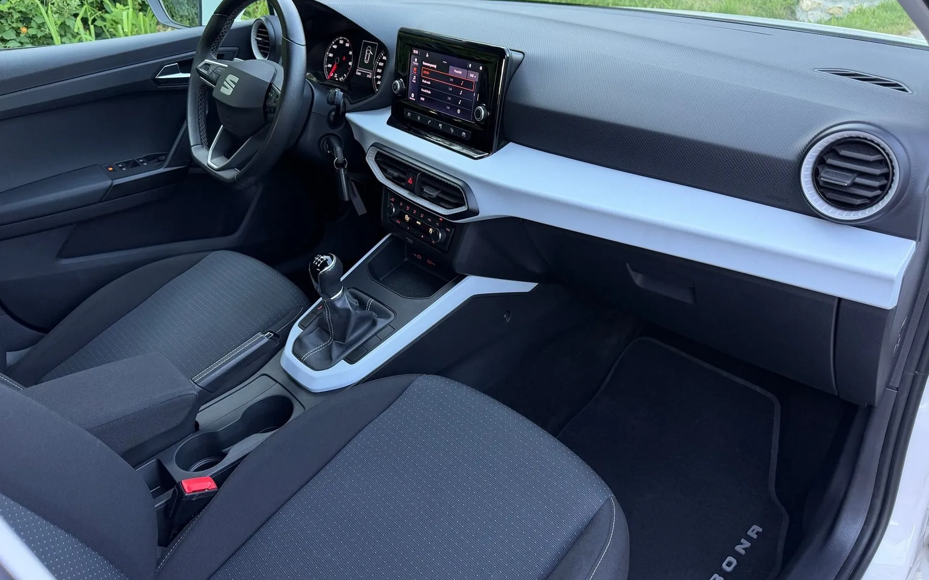 Notranja slika - Seat Arona - 1.0 TSI|110ks|1.lastnica|SLO|kot nov|FINANCIRANJE - 7
