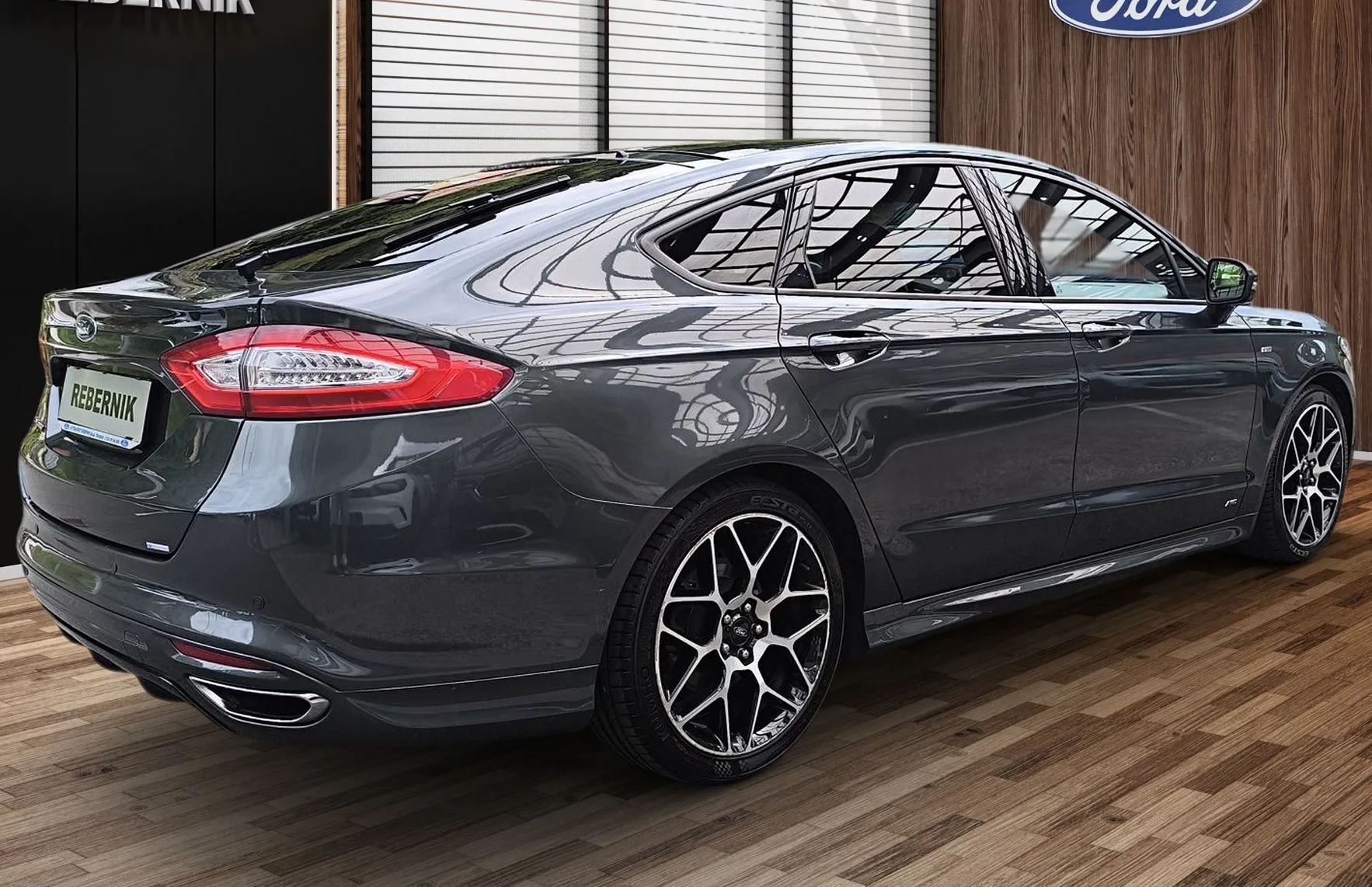 Zunanja slika - Ford Mondeo - 2.0TDCi ST LINE180PS-AWD-1.LAST.-LED-PANO-5 VRATNI - 6