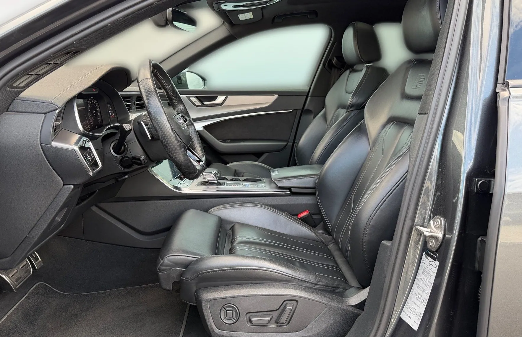 Zunanja slika - Audi A6 - Avant 40 TDI S tronic-S LINE-Panorama-Vlečna kljuka-HD - 7