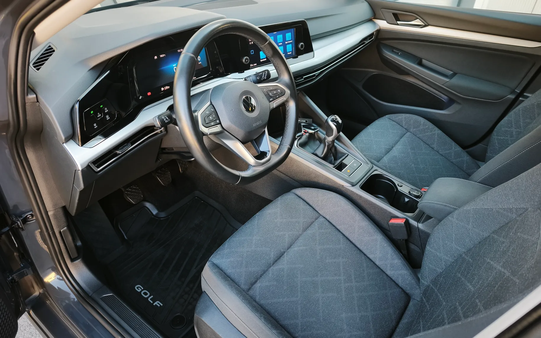Zunanja slika - Volkswagen Golf - Volkswagen  Variant 2.0-TDI-1-LASTNIK-1-BARVA-SLO-POREKLO-LED - 10