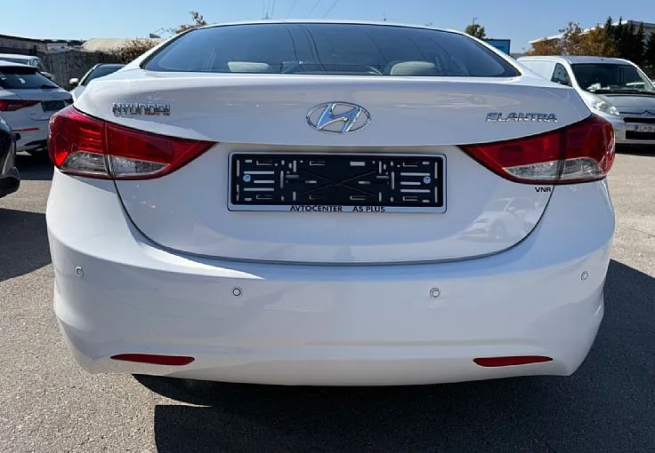 Zunanja slika - Hyundai Elantra - 1.6 MPI Life - 1. LASTNIK - SLO - GR. SED - - 5