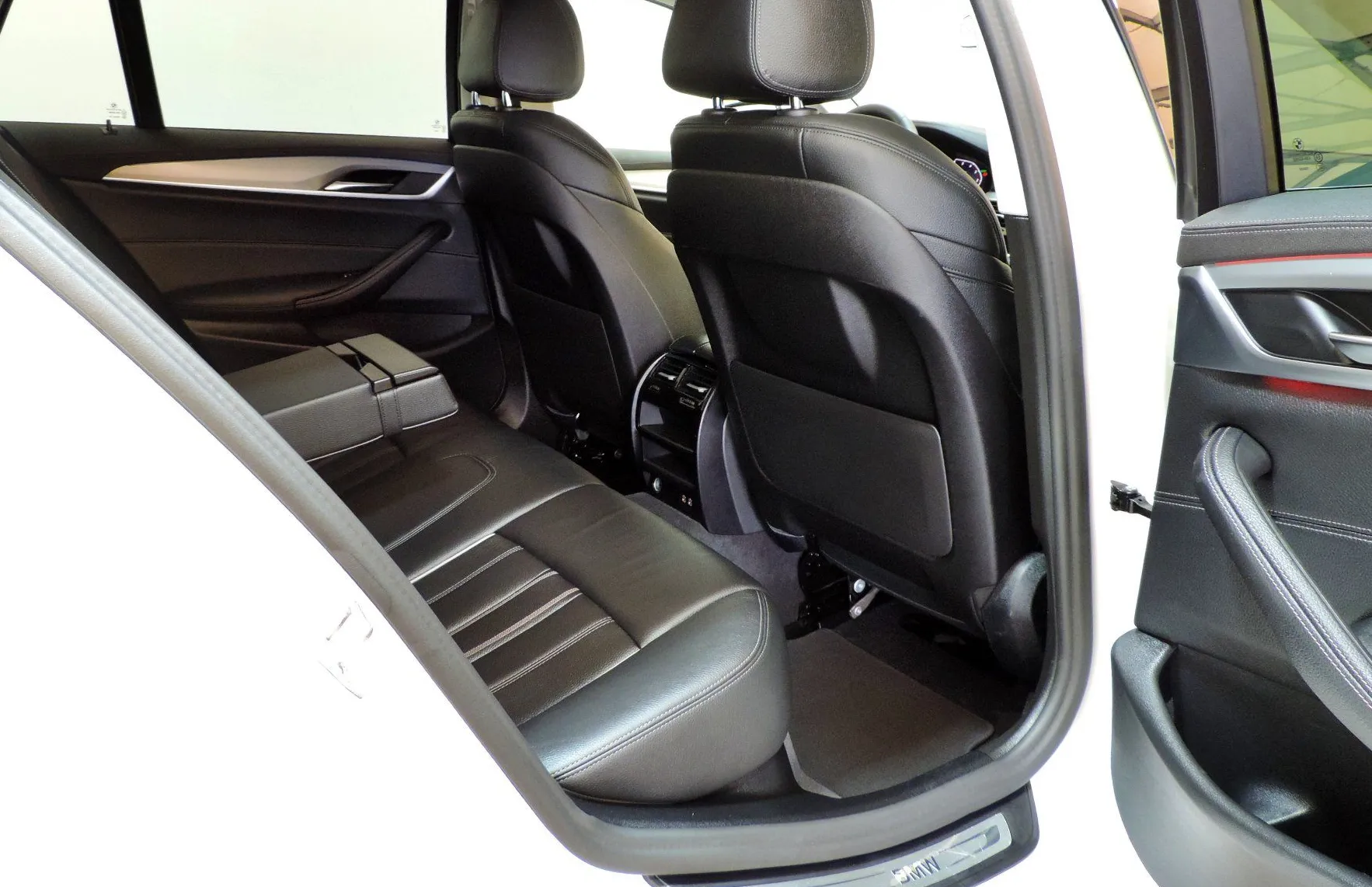 Zunanja slika - BMW Serija 5 - Touring: 520d xDrive Touring Avt. Luxury - 12
