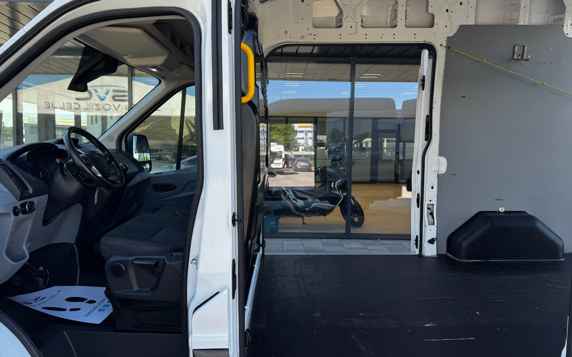 Zunanja slika - Ford Transit - Furgon 350 L2H2 2,2 TDCi Trend - 9