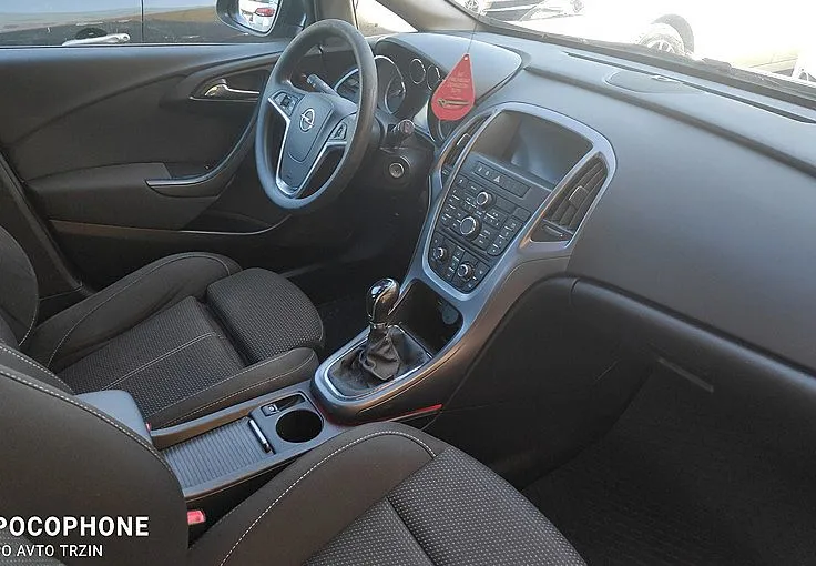 Zunanja slika - Opel Astra - Sports Tourer 1.6 CDTI-ALU-KLIMA-VELIKI SERVIS - 9