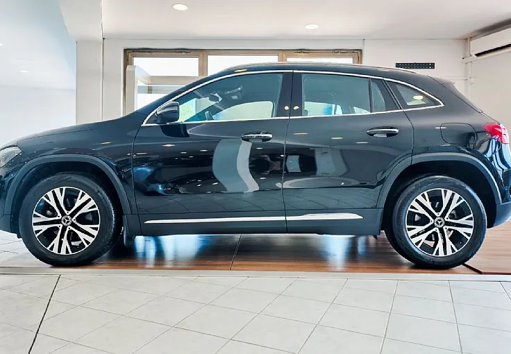 Zunanja slika - Mercedes-Benz GLA-Razred - 180 7DCT-NAVI-KAM-DAB-AVT.PRT-LED-DAB-VIDEO - 3