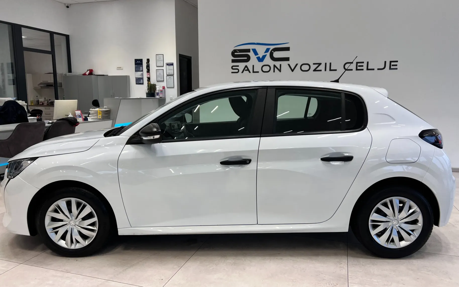 Zunanja slika - Peugeot 208 - 1.2-1.LASTNIK-63.000KM-ODLIČEN-OBROK ŽE 95€ - 3