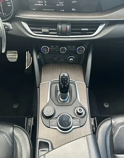 Zunanja slika - Alfa Romeo Stelvio - Q4 2.0 Turbo 280 First Edition Avt. - 9