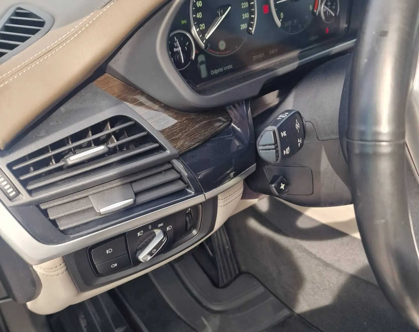 Notranja slika - BMW serija X5: - 3.0D x-DRIVE INDIVIDUAL 1.LASTNIK SLO. SERVSIRAN - 9