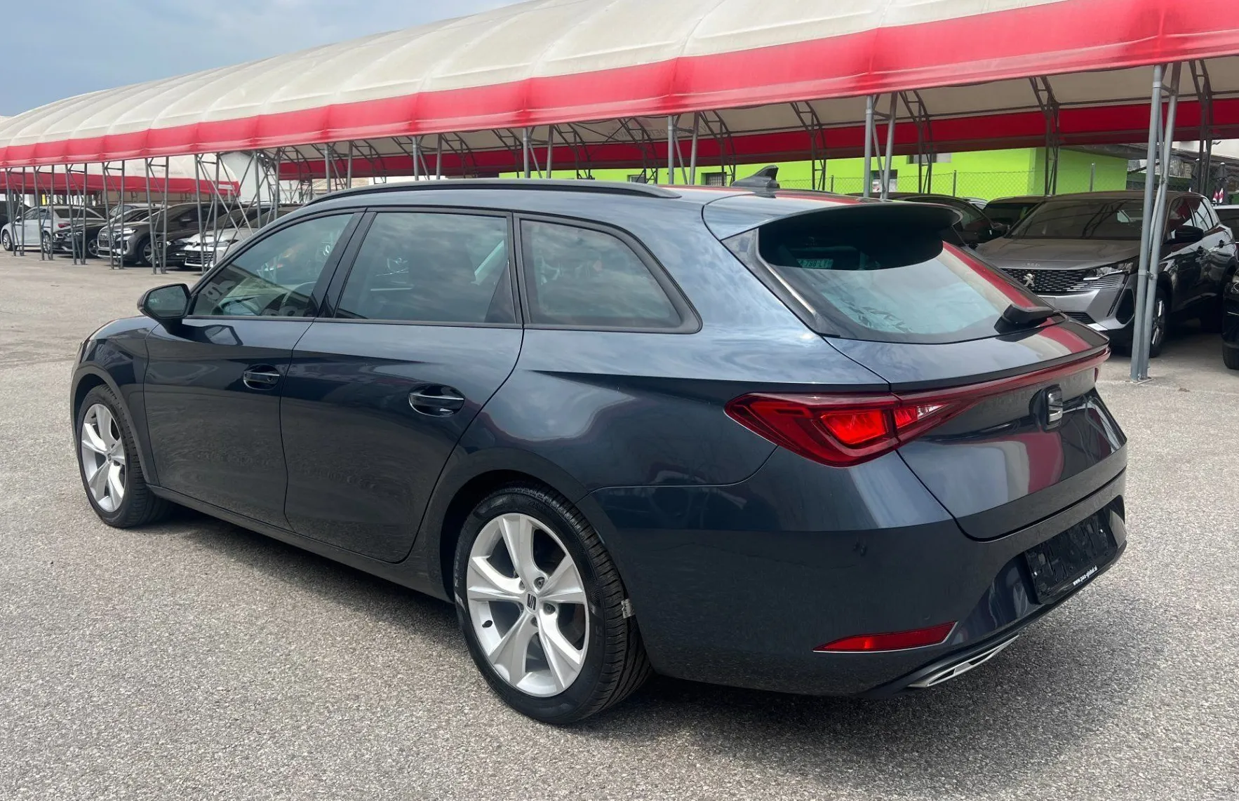 Zunanja slika - Seat Leon - ST 2.0 TDI FR DSG.NEMŠKI+4ALU.PANORAMA.GRE.SEDEŽEV - 4