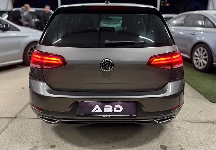 Zunanja slika - Volkswagen Golf - 1.2 TSI 7.5 81kW 1.LASTNIK LED 17COL AKTIVNI TEMP - 5