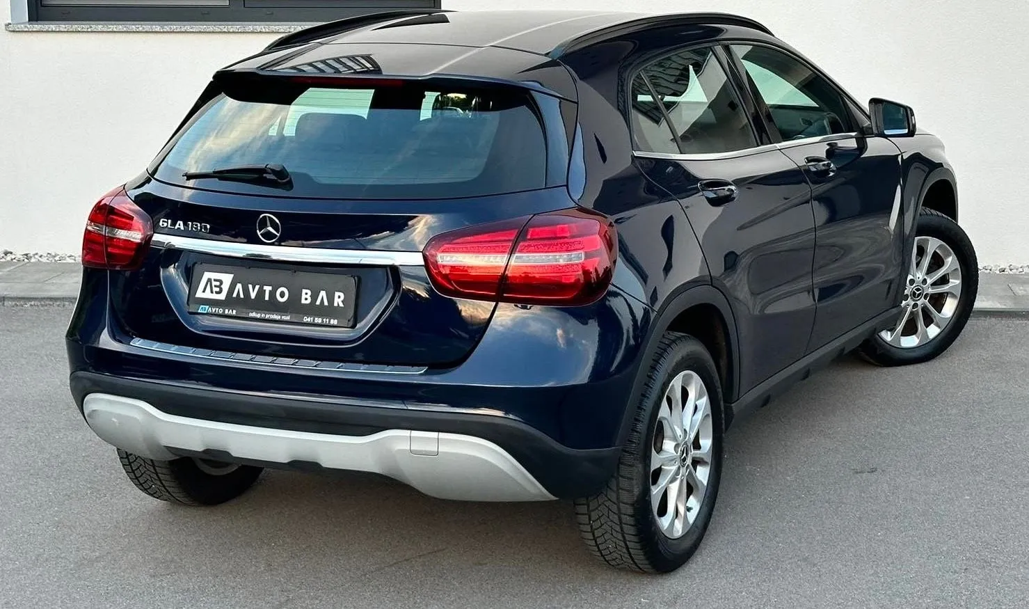 Zunanja slika - Mercedes-Benz GLA-Razred - GLA 180+R.KAMERA+USNJE+ALU - 5