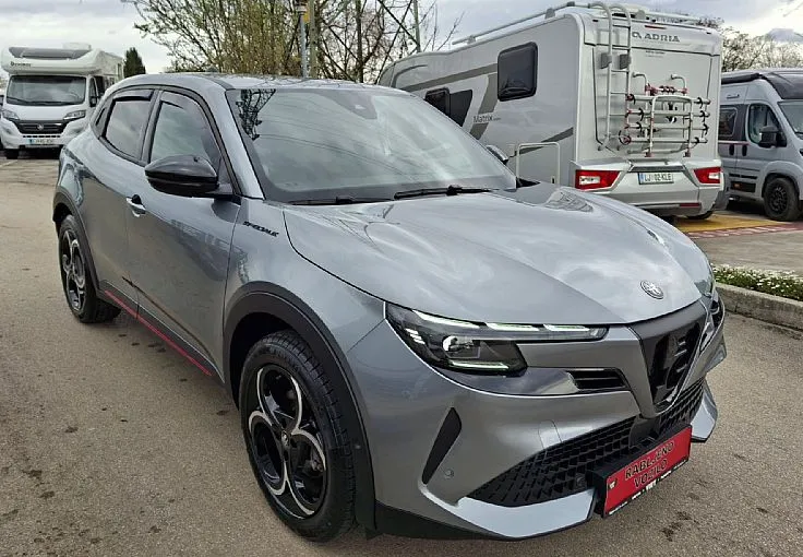 Zunanja slika - Alfa Romeo Junior - 1.2 E-DCT6 MHEV Speciale 1. LASTNIK SLO. POREKLO - 3