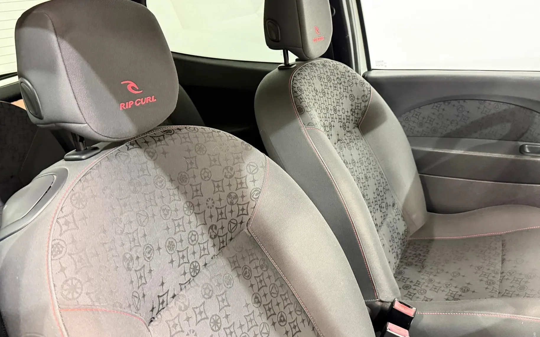 Notranja slika - Renault Twingo - Rip Curl 1.2-KLIMA-SLOVENSKI-SERV4SNA-KNJ-TRAJNIK - 11