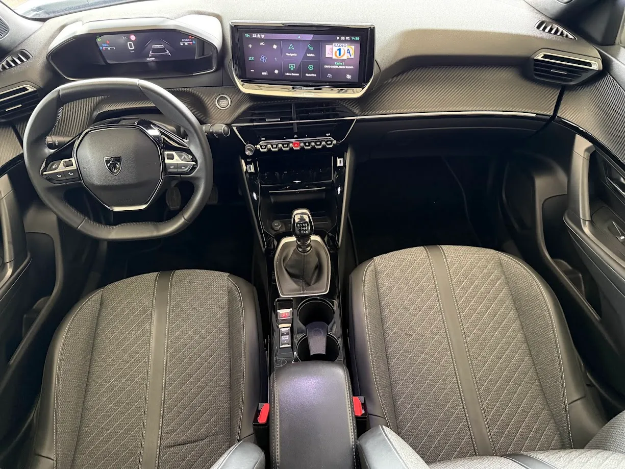 Zunanja slika - Peugeot 2008 - 1,2 PureTech 100 S&S Allure - 4