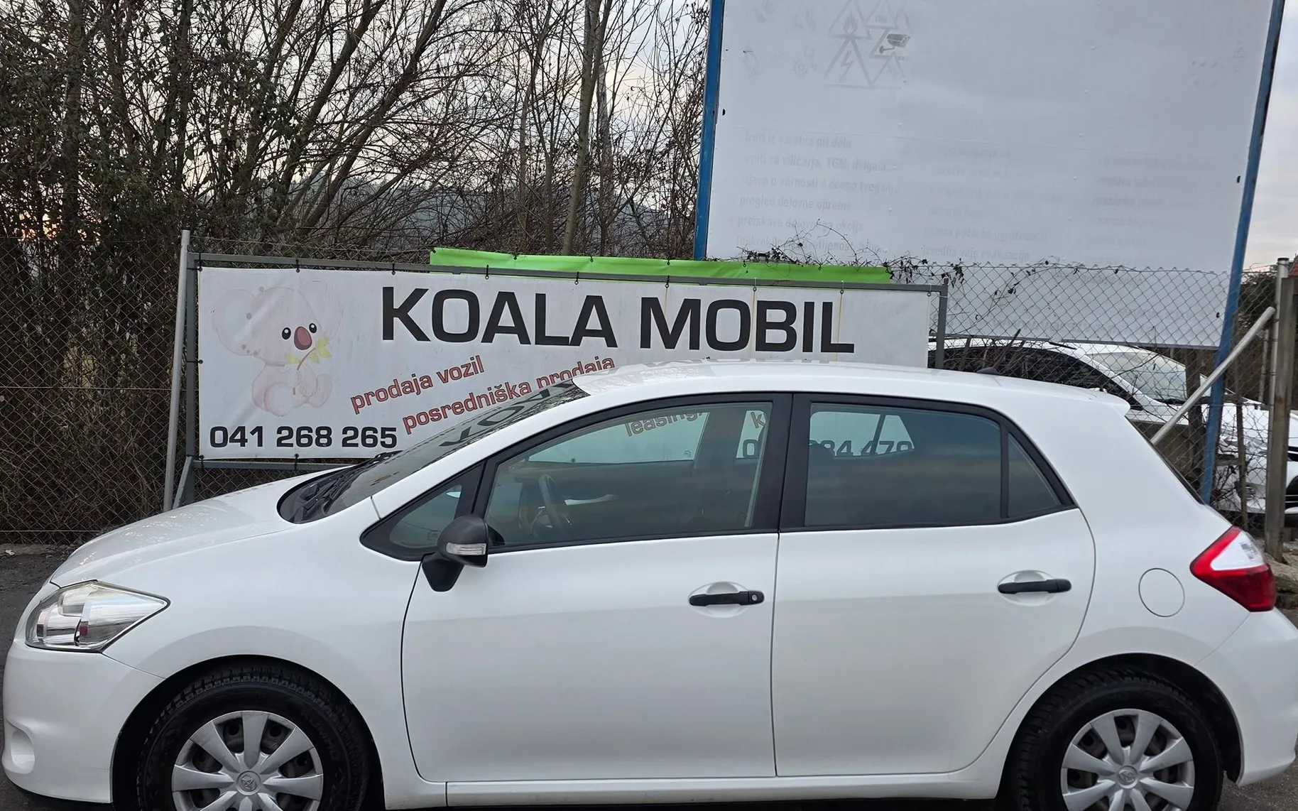 Zunanja slika - Toyota Auris - 1.33 Dual VVT-i Luna KLIMA-SLOVENSKA-1.LASTNIK - 7
